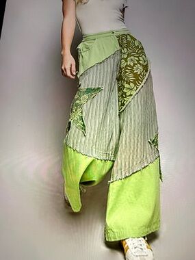 💚 Hello Gorgeous! POL Striped Floral Patchwork Wide leg Pants with Star Patch